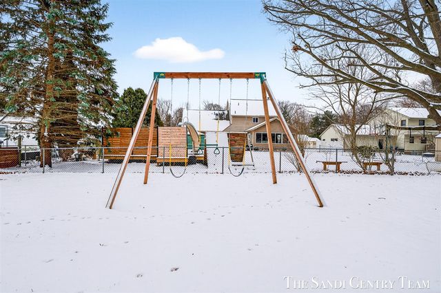 16759 152nd Avenue, Spring Lake, MI 49456