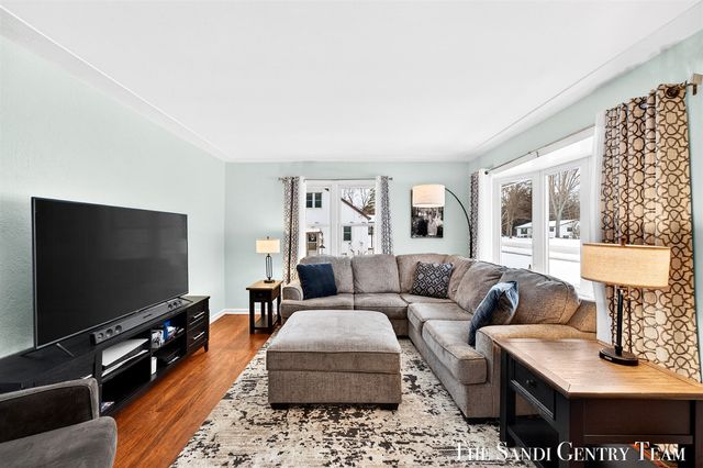 16759 152nd Avenue, Spring Lake, MI 49456