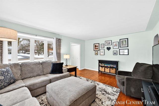 16759 152nd Avenue, Spring Lake, MI 49456