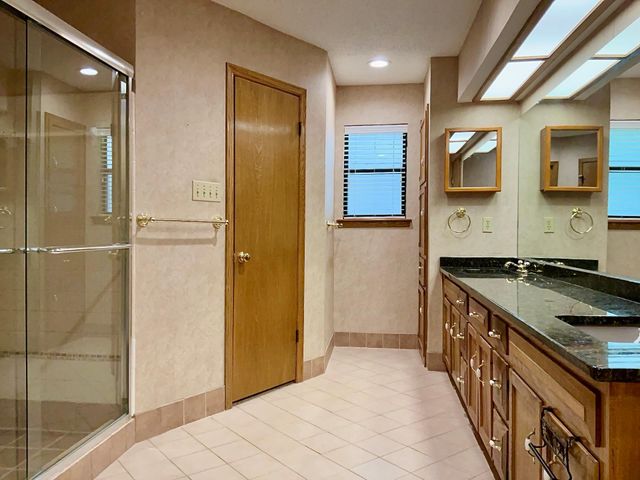 201 Oakwood DR, Georgetown, TX 78628