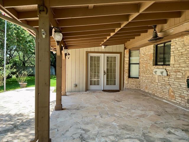 201 Oakwood DR, Georgetown, TX 78628