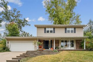 2132 Lincolnshire Dr SE, Cedar Rapids, IA 52403