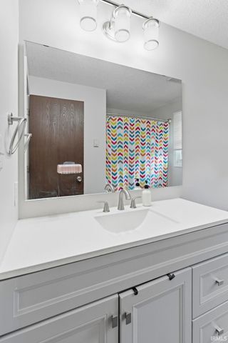 1833 Apollo Drive, Huntertown, IN 46748