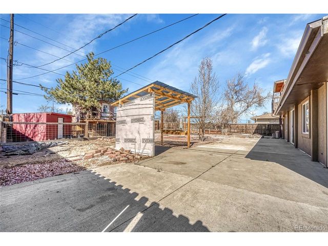 7461 Webster St, Arvada, CO 80003