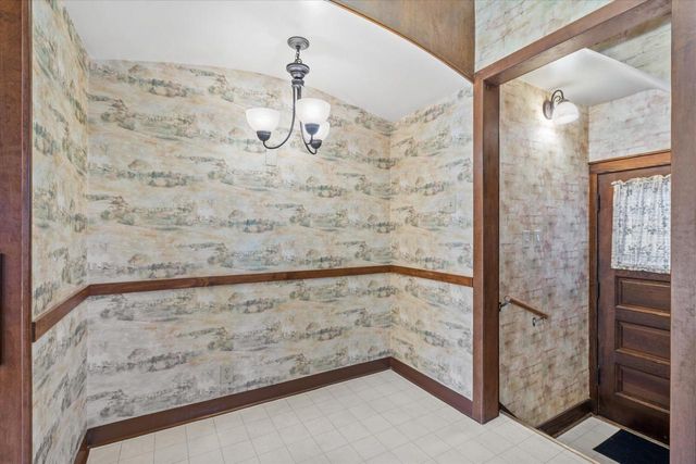 1518 Torrison DRIVE, Manitowoc, WI 54220