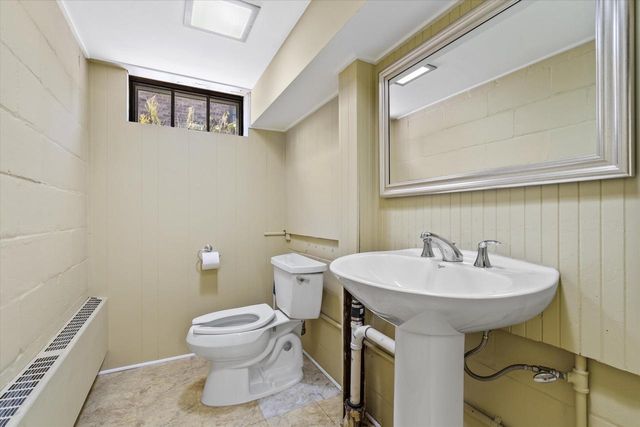 1518 Torrison DRIVE, Manitowoc, WI 54220