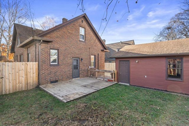 1518 Torrison DRIVE, Manitowoc, WI 54220