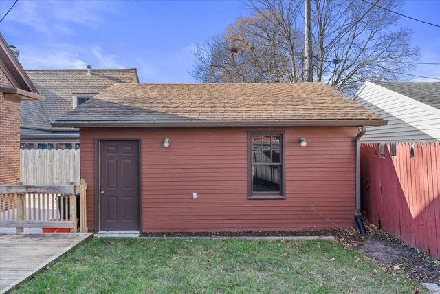 1518 Torrison DRIVE, Manitowoc, WI 54220