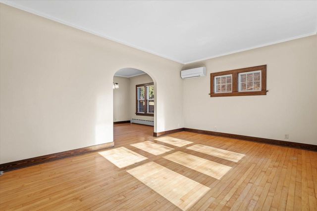 1518 Torrison DRIVE, Manitowoc, WI 54220