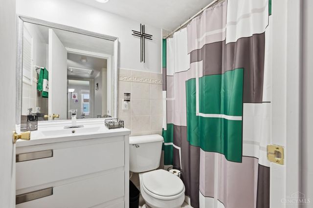 1221 James Road, Hamilton, OH 45013