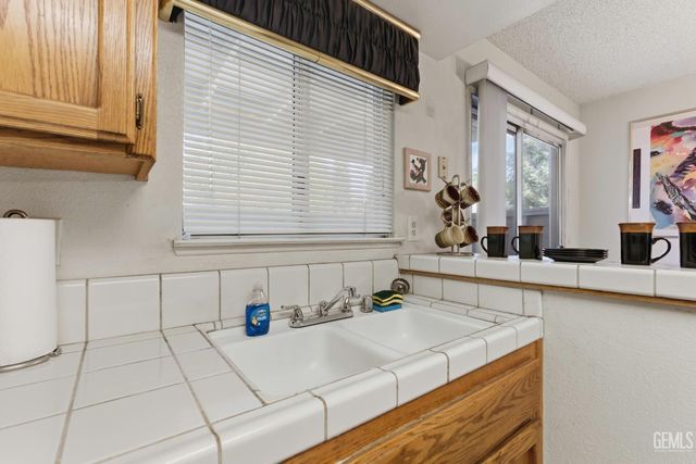 2600 Brookside Drive 41, Bakersfield, CA 93311