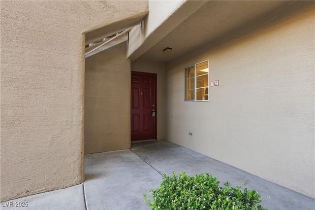 1900 Rio Canyon Court 102, Las Vegas, NV 89128