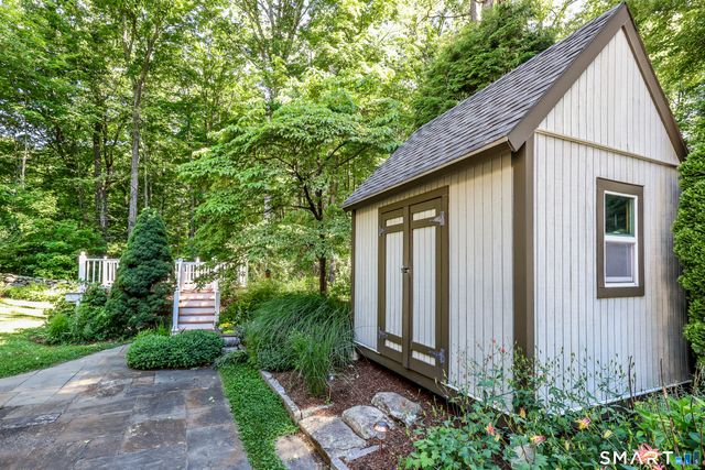 8 Dorado Court, Wilton, CT 06897