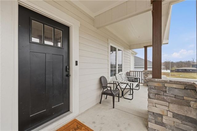 1806 NW Mya Court, Grain Valley, MO 64029