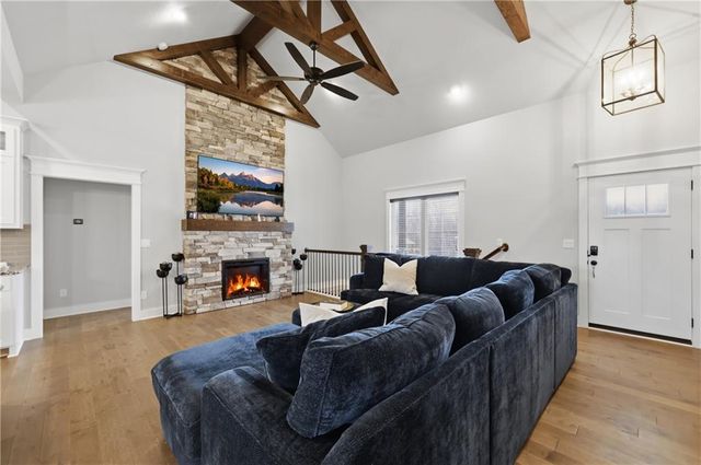 1806 NW Mya Court, Grain Valley, MO 64029