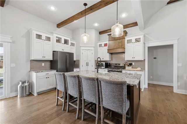 1806 NW Mya Court, Grain Valley, MO 64029