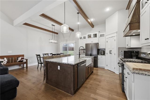 1806 NW Mya Court, Grain Valley, MO 64029