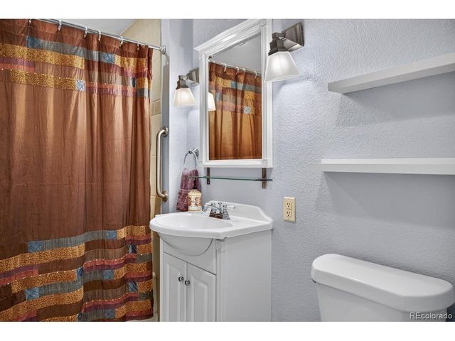 800 E 18th Ave 103, Denver, CO 80218