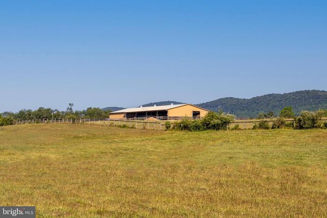 255 SHEAFFER RD, Carlisle, PA 17013