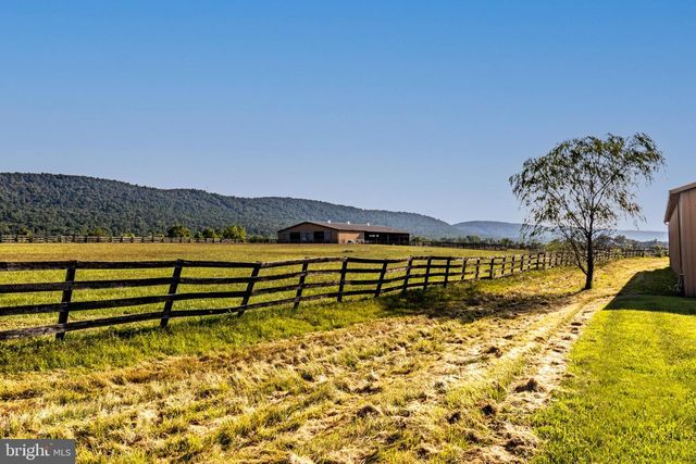 255 SHEAFFER RD, Carlisle, PA 17013