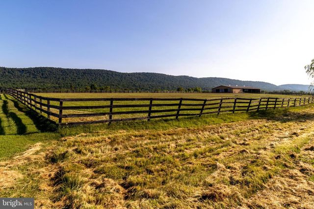 255 SHEAFFER RD, Carlisle, PA 17013