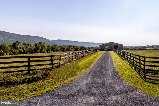 255 SHEAFFER RD, Carlisle, PA 17013