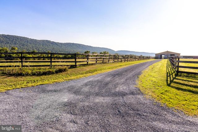 255 SHEAFFER RD, Carlisle, PA 17013