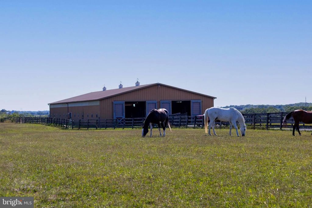 255 SHEAFFER RD, Carlisle, PA 17013