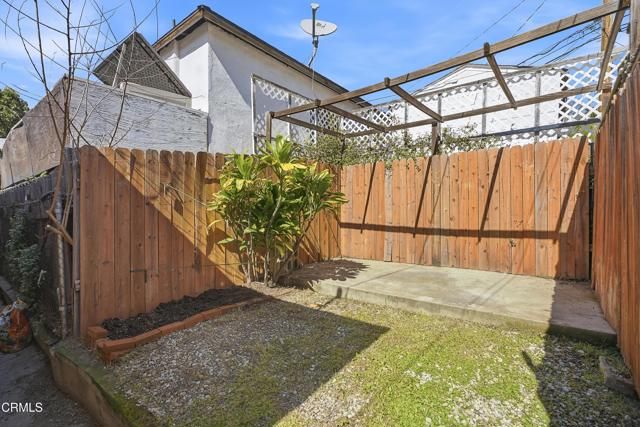 2307 Moss Avenue, Los Angeles, CA 90065