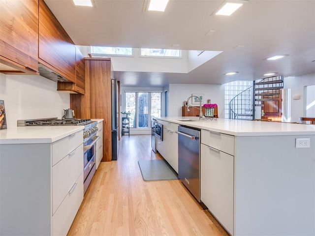 1012 Nottingham Circle, Norman, OK 73072