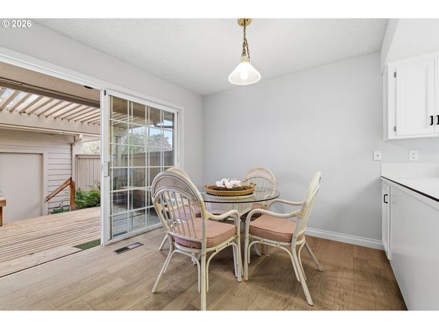 32400 Sw ARBOR LAKE Dr, Wilsonville, OR 97070