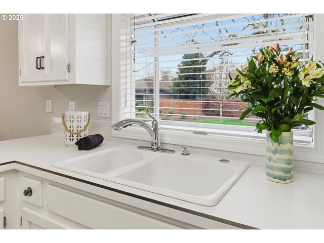 32400 Sw ARBOR LAKE Dr, Wilsonville, OR 97070