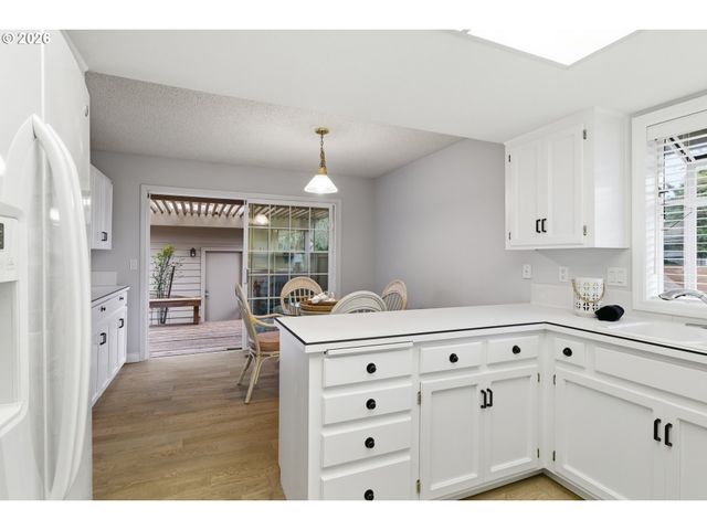 32400 Sw ARBOR LAKE Dr, Wilsonville, OR 97070