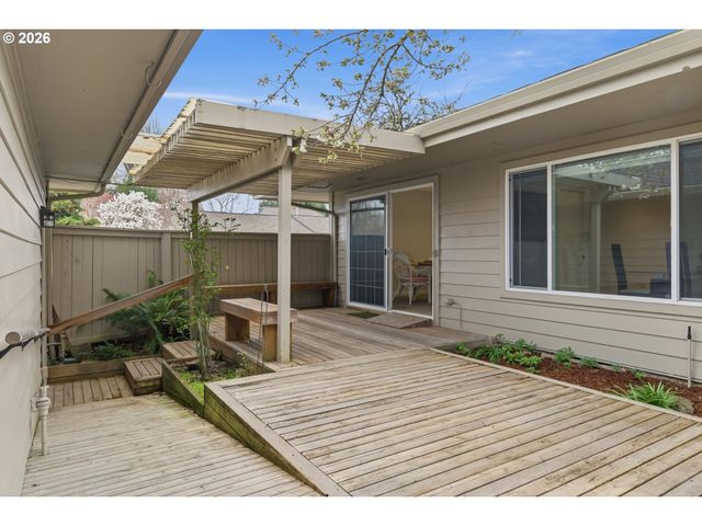 32400 Sw ARBOR LAKE Dr, Wilsonville, OR 97070