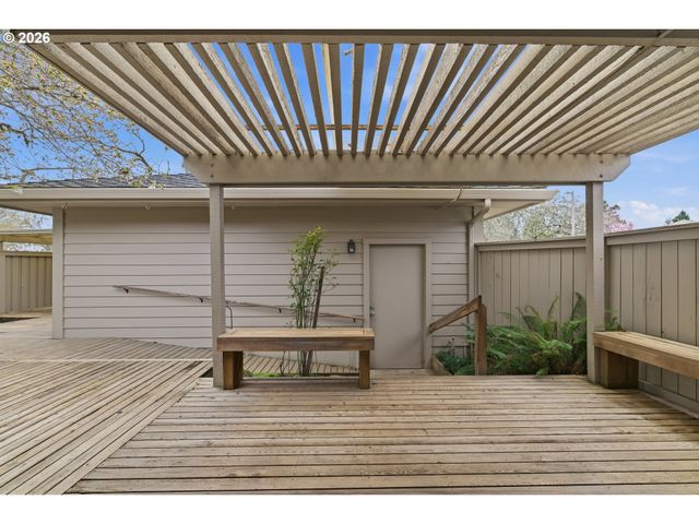 32400 Sw ARBOR LAKE Dr, Wilsonville, OR 97070