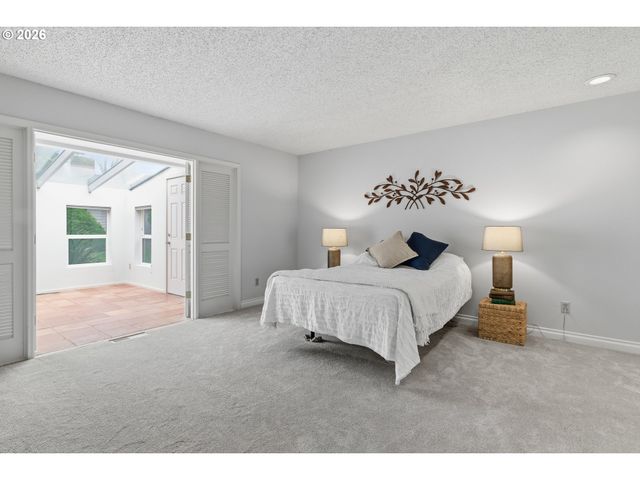 32400 Sw ARBOR LAKE Dr, Wilsonville, OR 97070