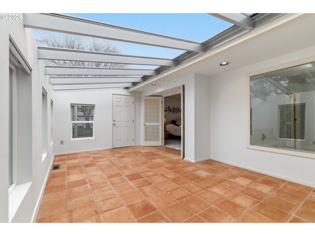 32400 Sw ARBOR LAKE Dr, Wilsonville, OR 97070