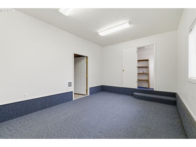 32400 Sw ARBOR LAKE Dr, Wilsonville, OR 97070