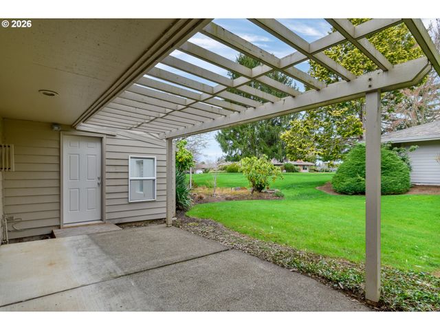 32400 Sw ARBOR LAKE Dr, Wilsonville, OR 97070