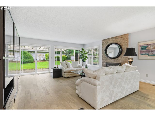 32400 Sw ARBOR LAKE Dr, Wilsonville, OR 97070