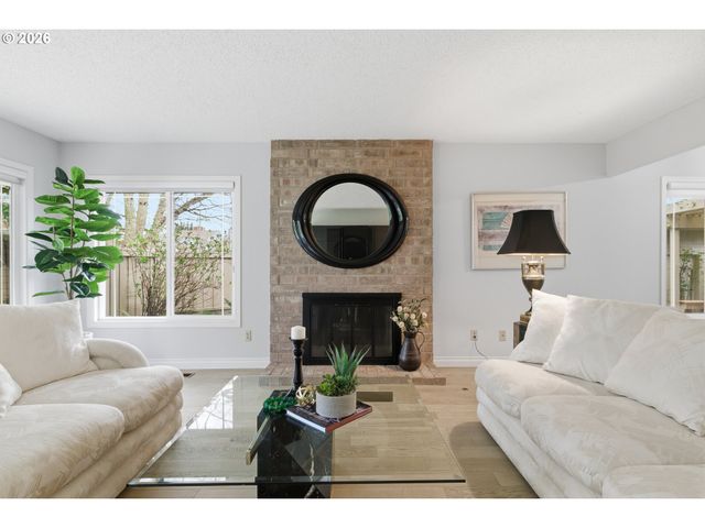 32400 Sw ARBOR LAKE Dr, Wilsonville, OR 97070