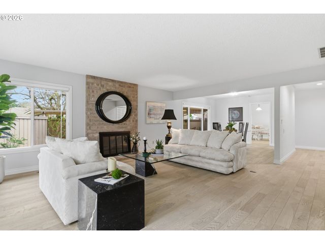 32400 Sw ARBOR LAKE Dr, Wilsonville, OR 97070