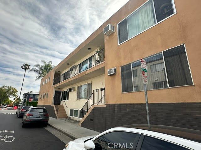 951 N Gardner 6, West Hollywood, CA 90046
