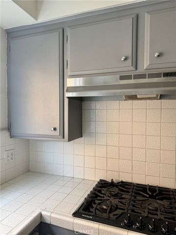 951 N Gardner 6, West Hollywood, CA 90046