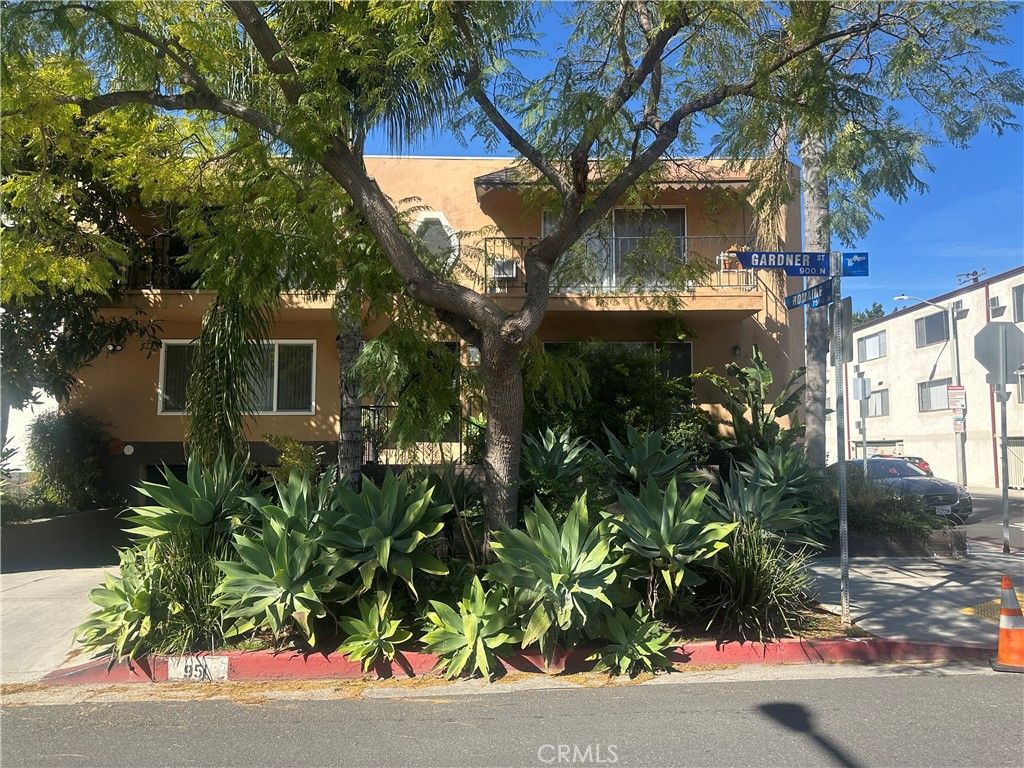 951 N Gardner 6, West Hollywood, CA 90046