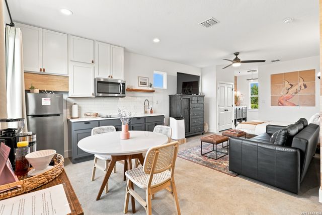 103 CASCADA PT, Spring Branch, TX 78070