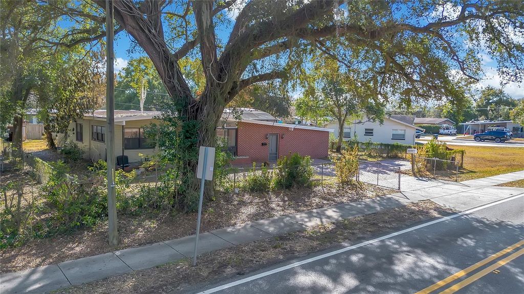 Image 31 of property listing at 2420 PERSHING AVENUE, Orlando, FL 32806