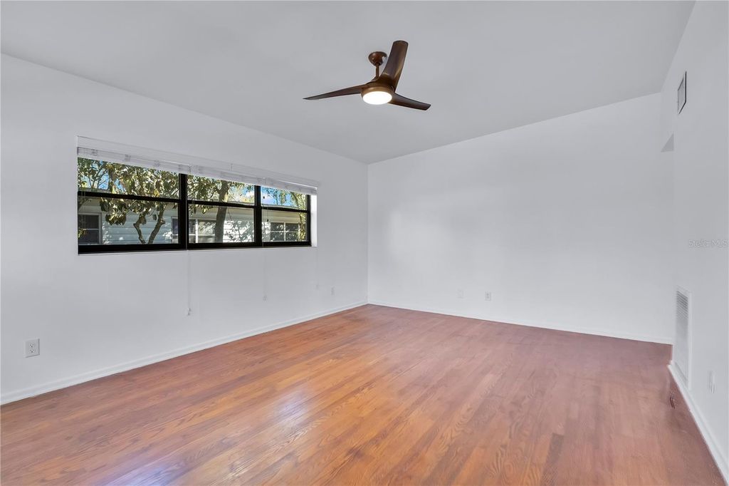 Image 10 of property listing at 2420 PERSHING AVENUE, Orlando, FL 32806