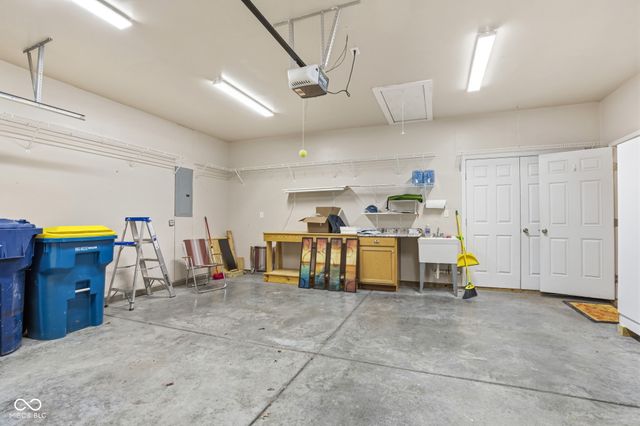 1123 Maple Run Drive, Sheridan, IN 46069