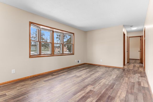 1231 Laurel Avenue, Saint Paul Park, MN 55071